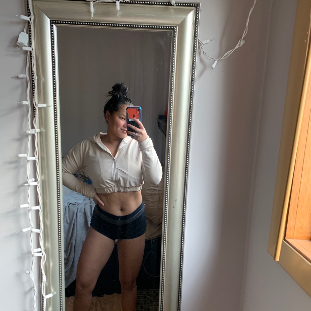 ❌SOLD❌ Buffbunny Crop Hoodie - Picture 4 of 10